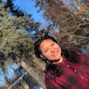 Meet your Posher, Alicia